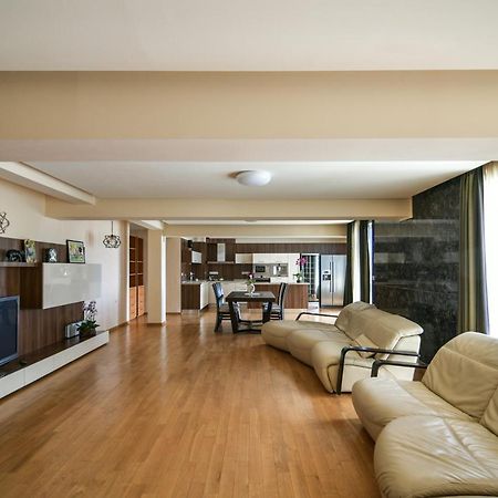 Central Flat With Monster Living Room Varna Exterior photo