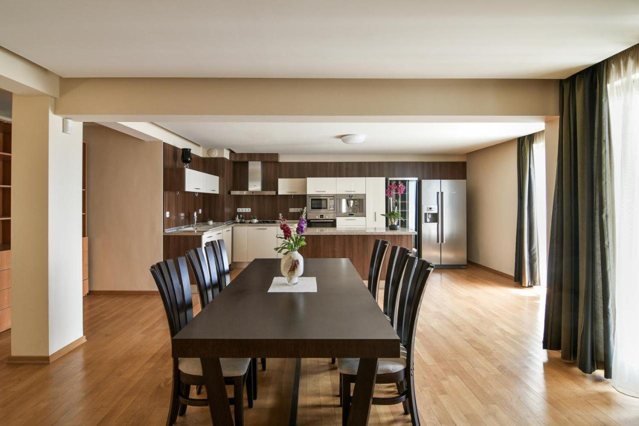Central Flat With Monster Living Room Varna Exterior photo